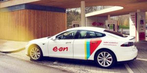 czech-charging-station-emobility-tesla-white-car-profile_2x1